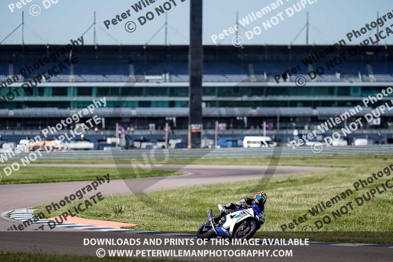 Rockingham no limits trackday;enduro digital images;event digital images;eventdigitalimages;no limits trackdays;peter wileman photography;racing digital images;rockingham raceway northamptonshire;rockingham trackday photographs;trackday digital images;trackday photos